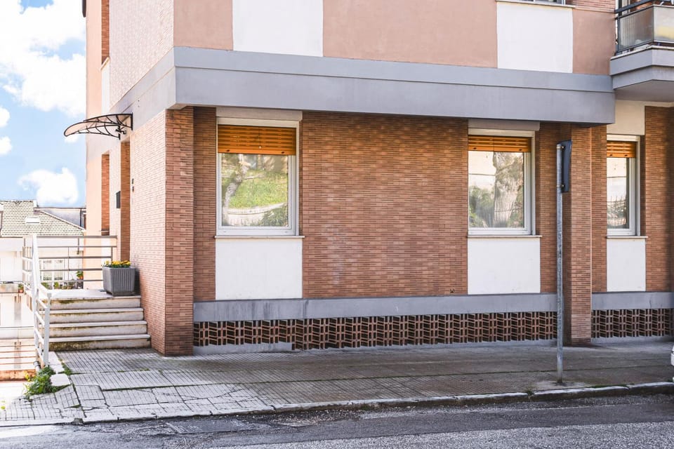 Property building, Street view