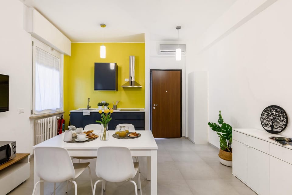 TV and multimedia, Kitchen or kitchenette, Living room, Seating area, Dining area, minibar, air conditioner
