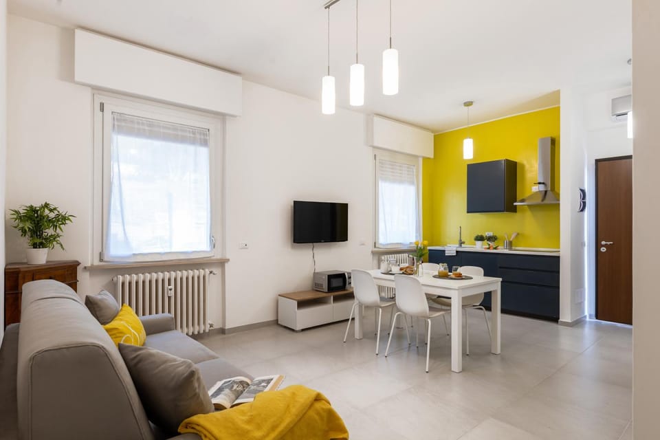 Communal lounge/ TV room, Dining area