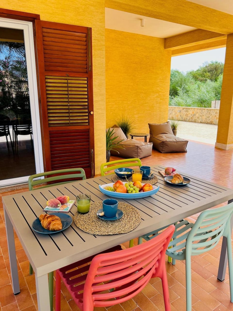 Patio, Dining area