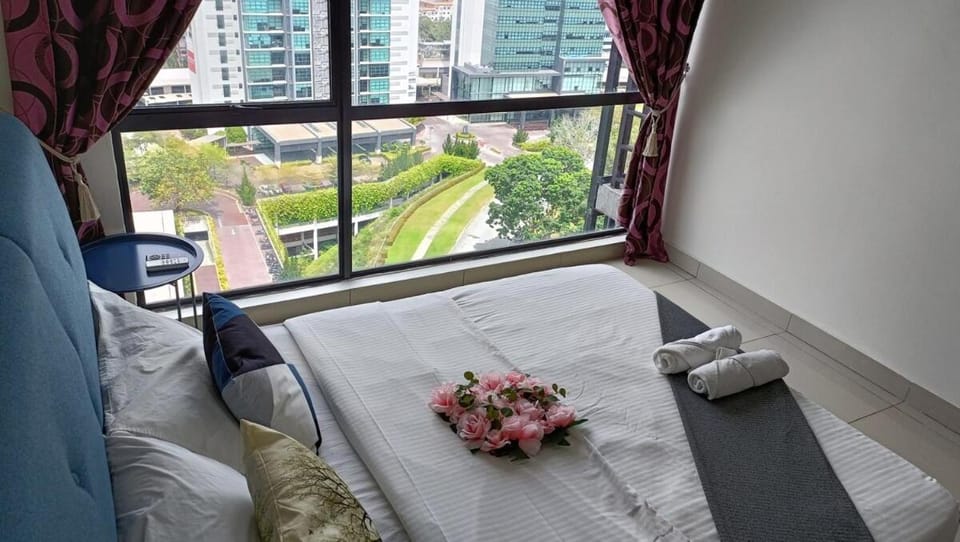 A-18-09 La Reve SuiteHyveWiFiNETFLIXFreeParking Apartment in Putrajaya