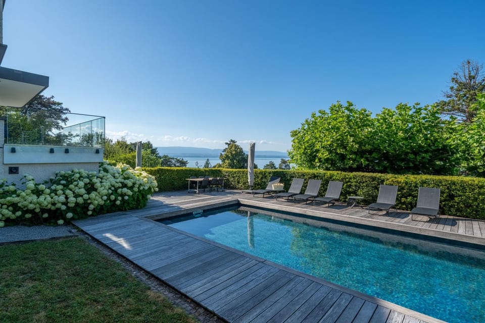 Patio, Garden view, Swimming pool, sunbed
