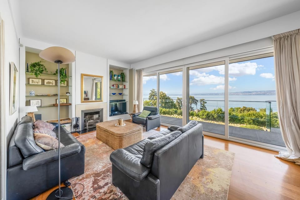 TV and multimedia, Living room, Lake view