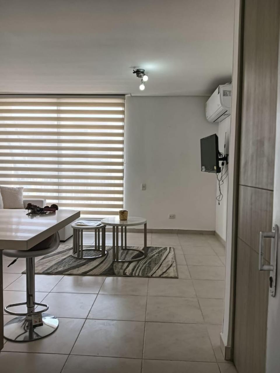 TV and multimedia, air conditioner