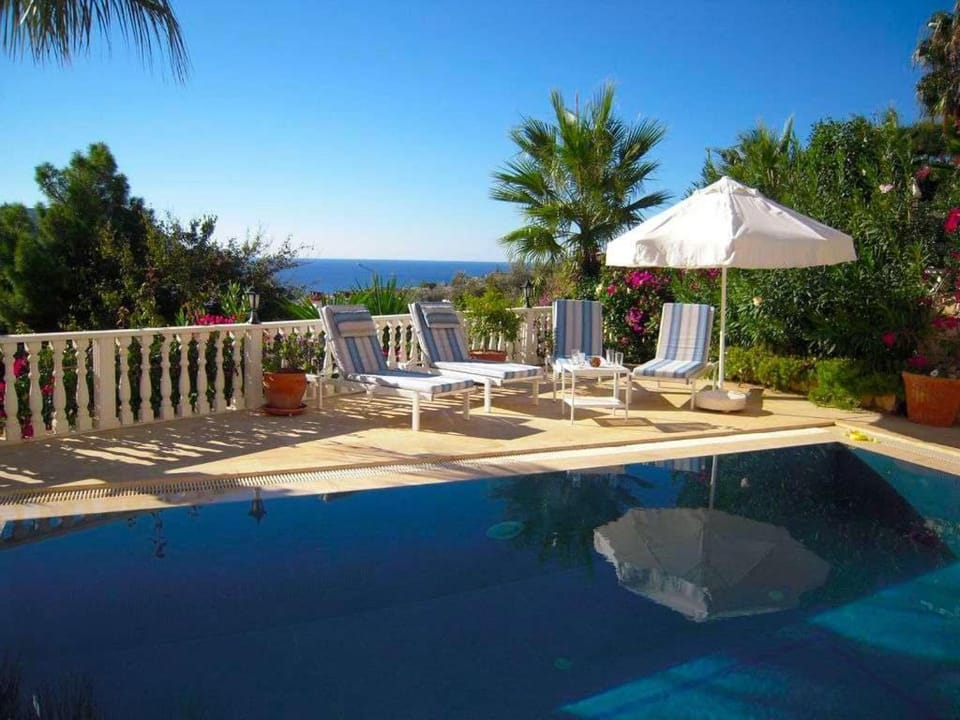 Sea view, Swimming pool, sunbed