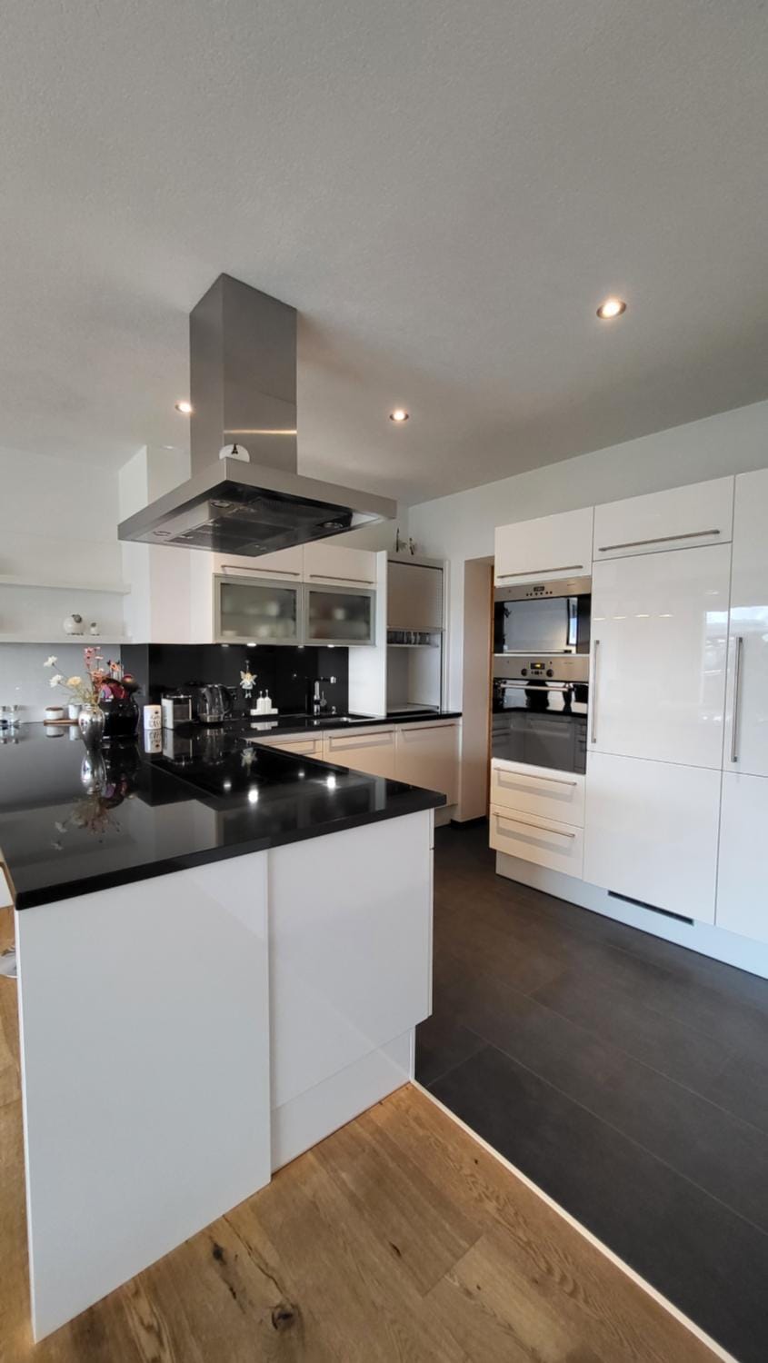 Kitchen or kitchenette, dishwasher, stove, kitchen