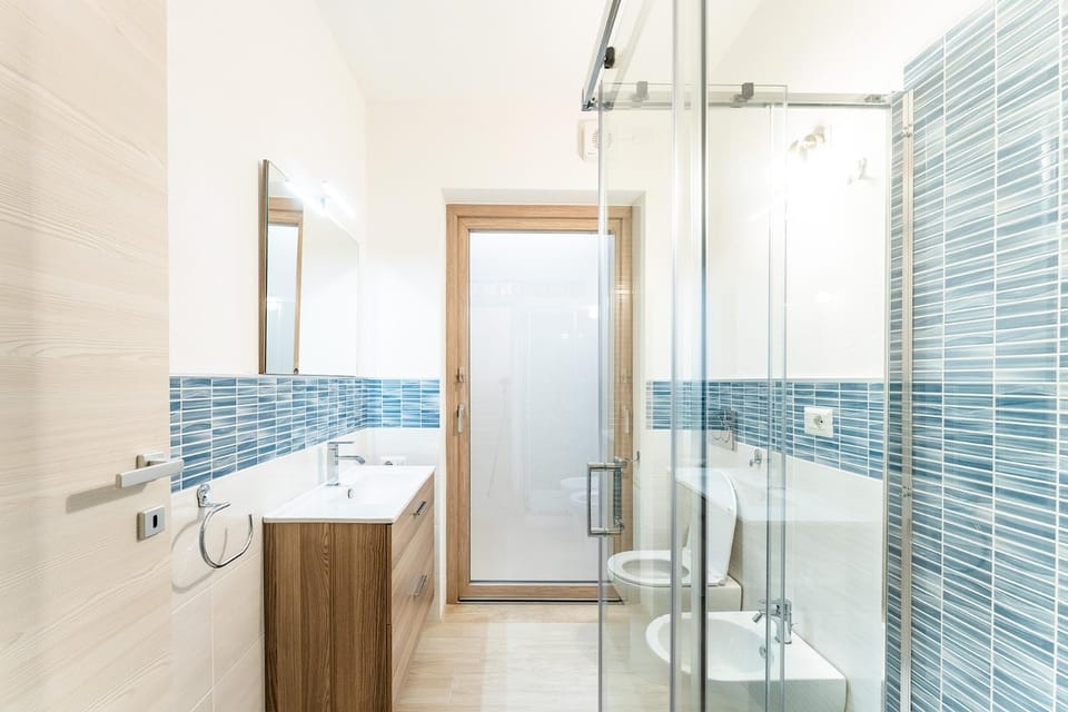 Shower, Toilet, Bathroom