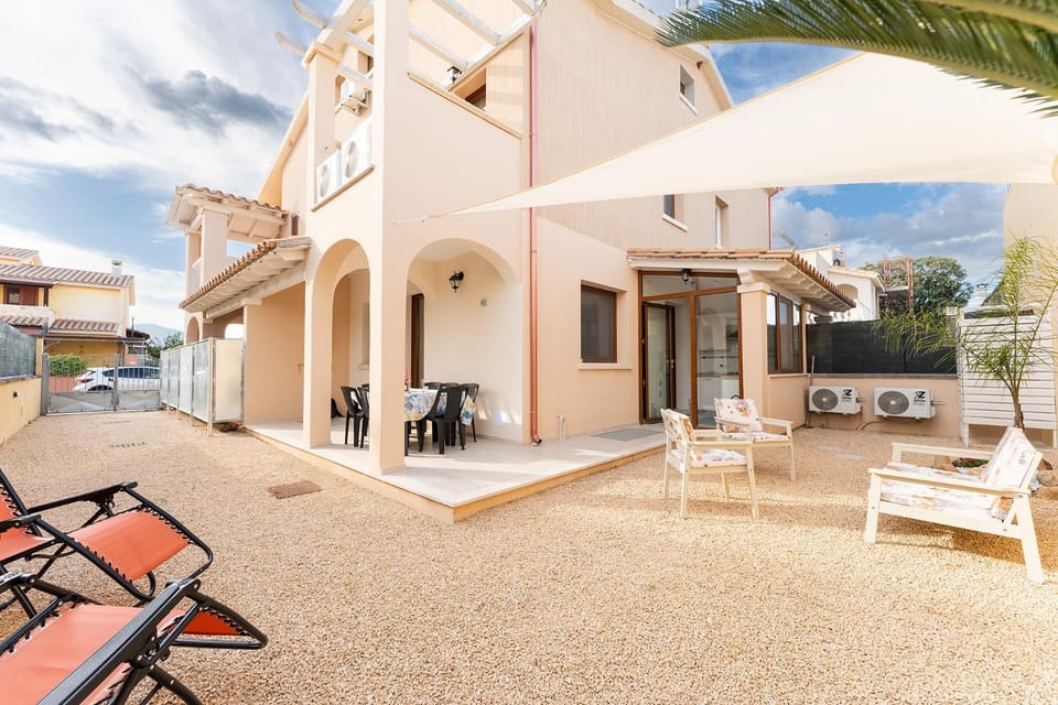 Property building, Garden