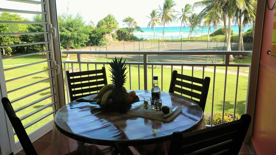 L'oiseau du Paradis vue mer Studio a Saint Francois a 100 m de la plage Apartment in Grande-Terre, Guadeloupe