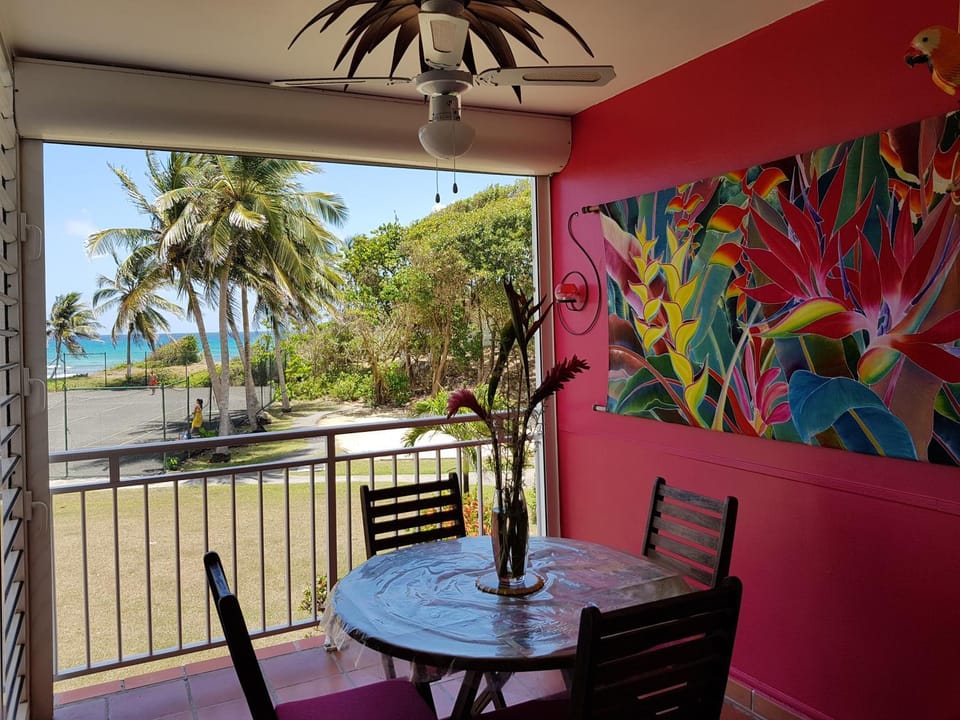 L'oiseau du Paradis vue mer Studio a Saint Francois a 100 m de la plage Apartment in Grande-Terre, Guadeloupe