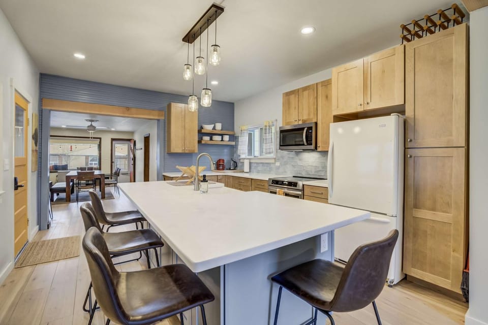 The Homestead! Stylish Escape with Scenic Views House in Buena Vista