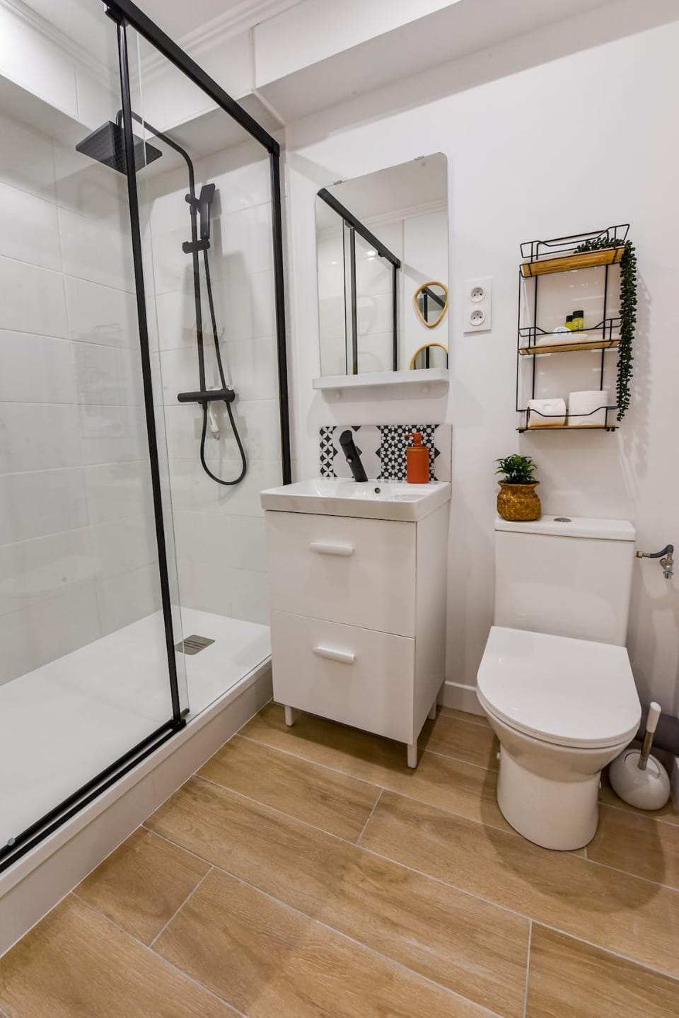 Shower, Toilet, Bathroom, hair dryier, towels
