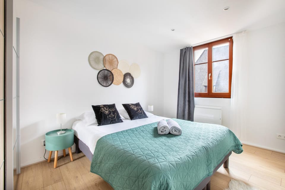Bed, Bedroom