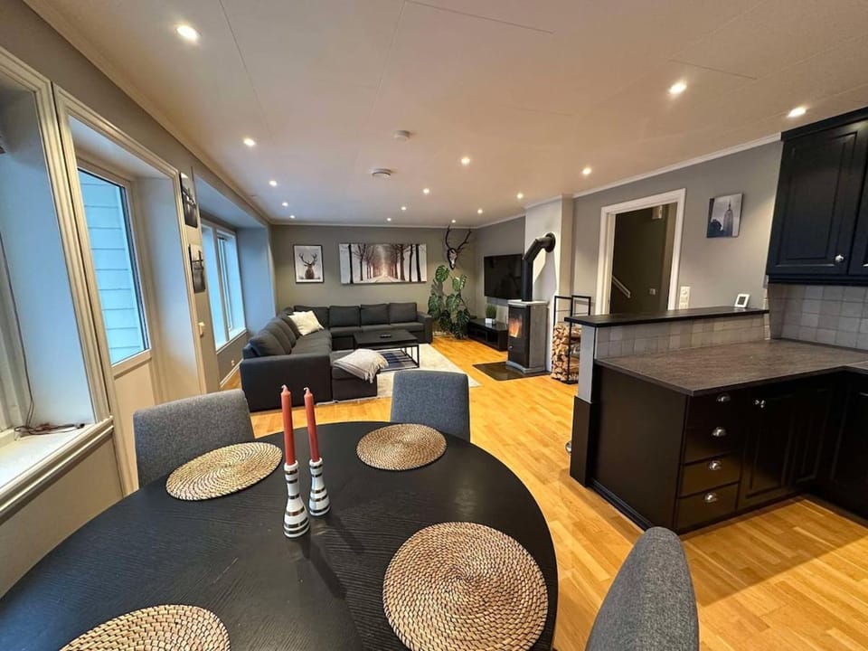 Kitchen or kitchenette, Living room, Seating area