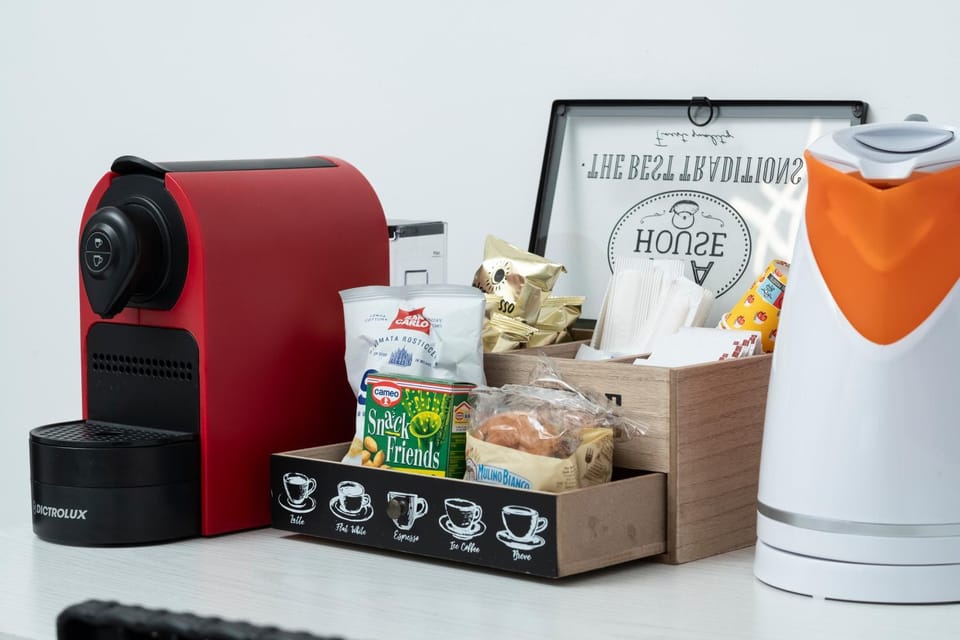 Coffee/tea facilities, minibar