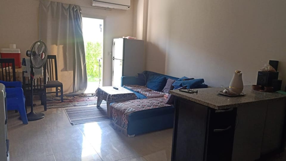 TV and multimedia, Kitchen or kitchenette, Living room, Seating area, Dining area, air conditioner