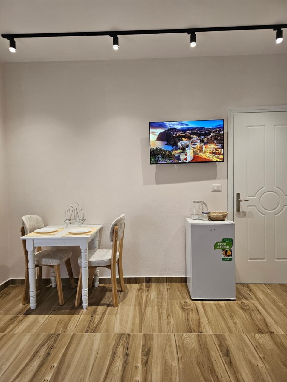 TV and multimedia, Dining area