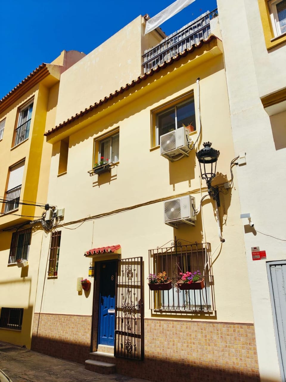 Property building, Street view, Quiet street view