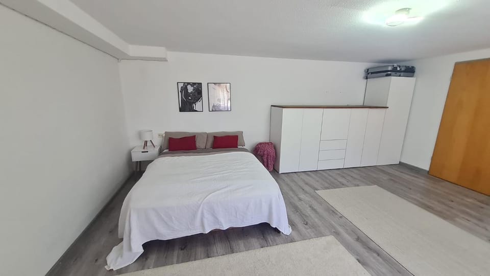 Bed, Photo of the whole room, Bedroom, wardrobe