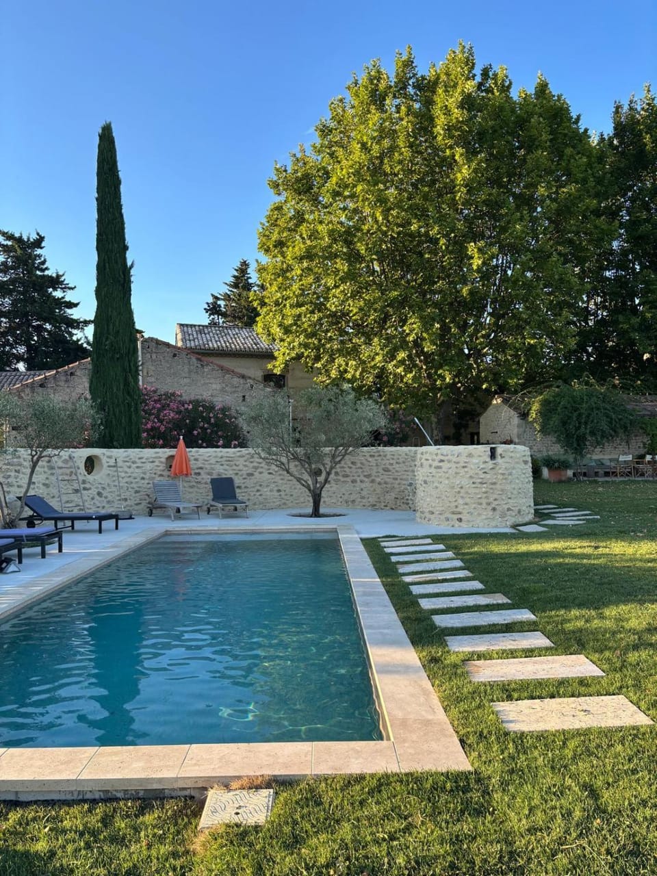 Maison dans propriété au milieu des vignes en Drôme provençale House in Provence