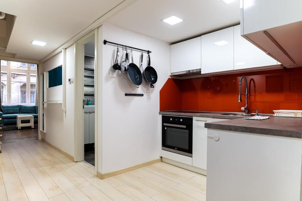 Kitchen or kitchenette, oven, stove