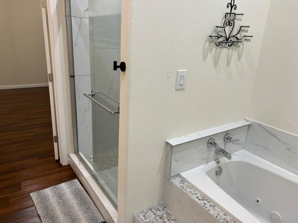 Cheerful Lakeside Retreat-Just Minutes to the lake Villa in Canyon Lake