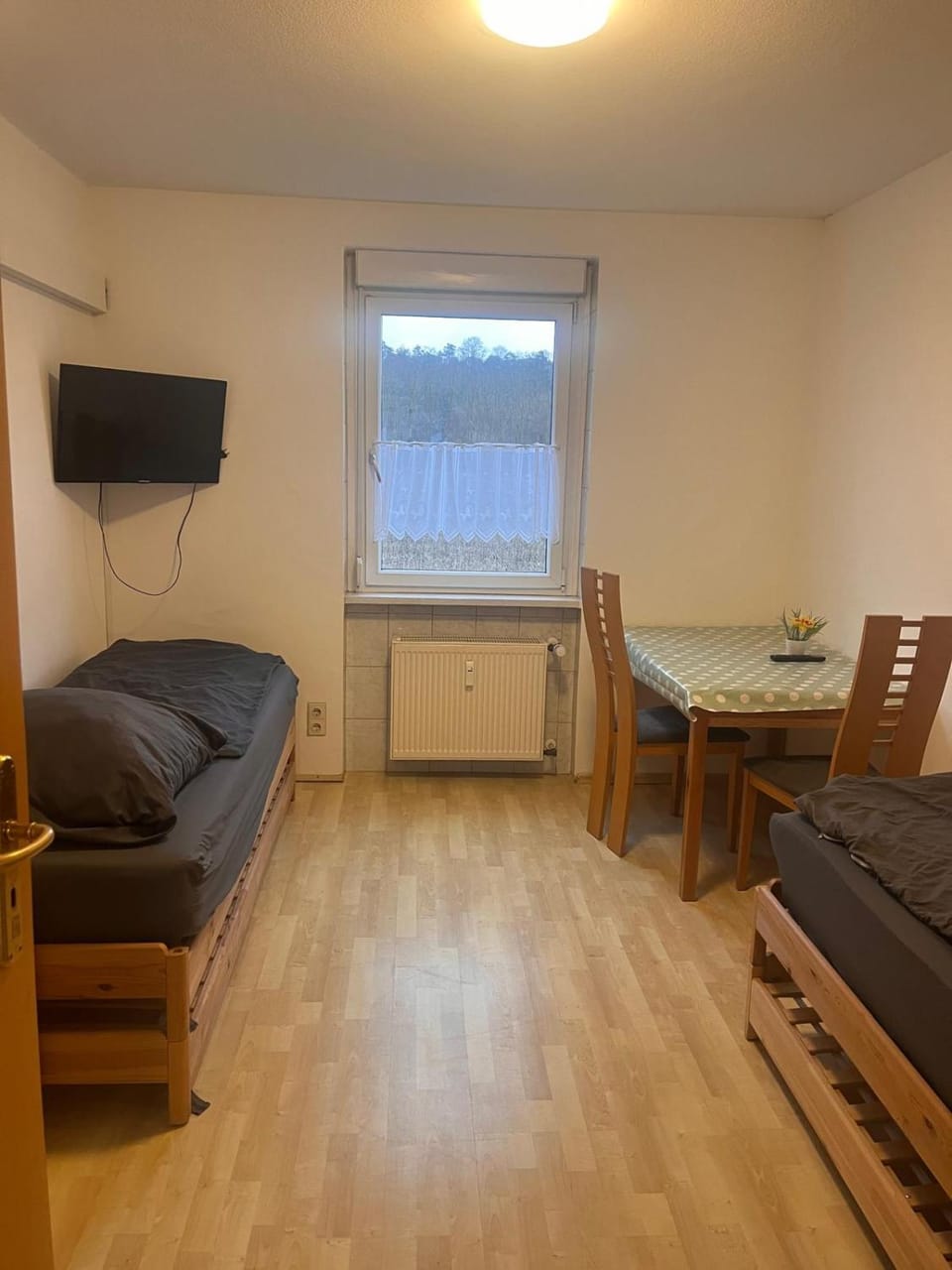 NR 3 Wohnung im OG 3 ZKB für Firmen und Familien Apartment in Kassel