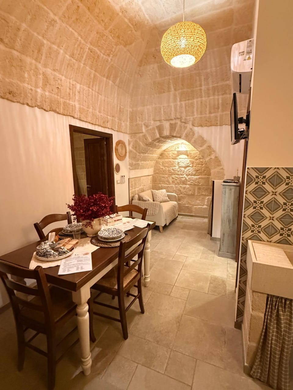 Living room, Dining area