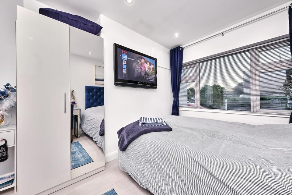 TV and multimedia, wardrobe