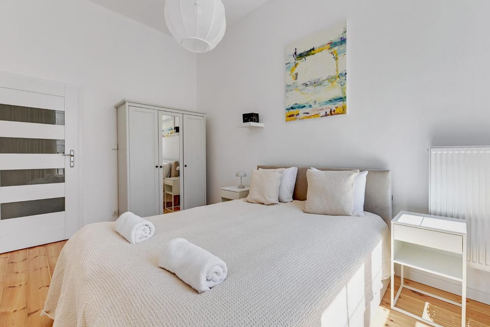 Bed, Photo of the whole room, Bedroom, towels, wardrobe