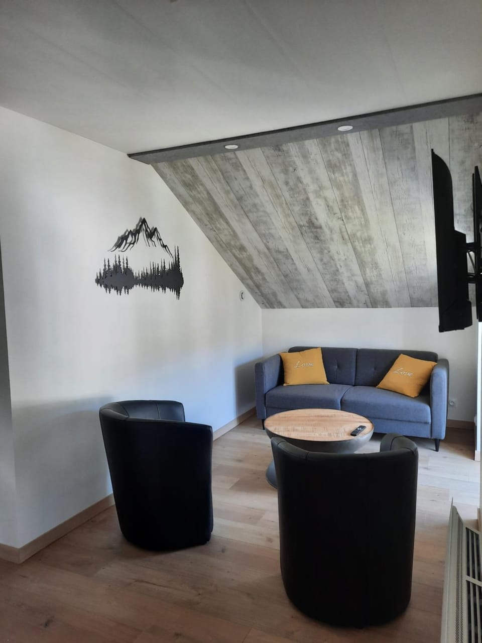 TV and multimedia, Living room, Seating area