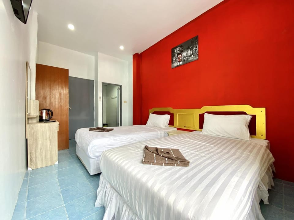 Bed, TV and multimedia, Photo of the whole room, Bedroom, wardrobe