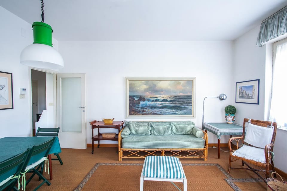 Sea Breeze beachfront home Apartment in Gaeta