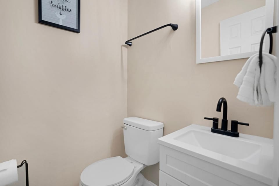 Carbon Ridge 300mbps WiFi - Dog Friendly House in Clarksville