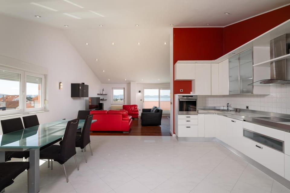 Kitchen or kitchenette, Living room, Dining area, oven, toaster