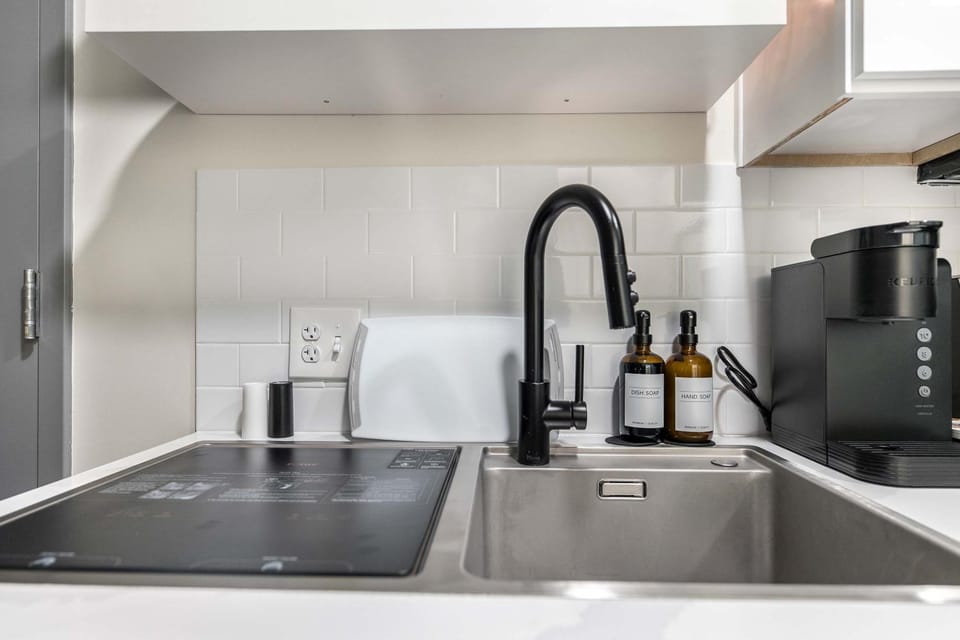 Walk to Atrium Peaceful Downtown Stay Apartment in Macon