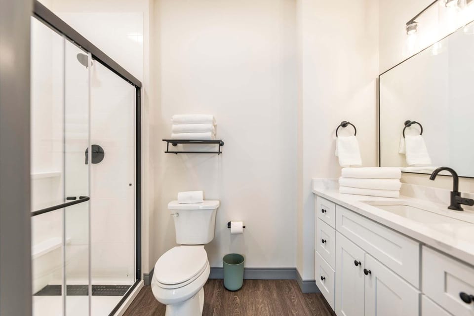 Spacious Family Stay Near Downtown Macon Apartment in Macon