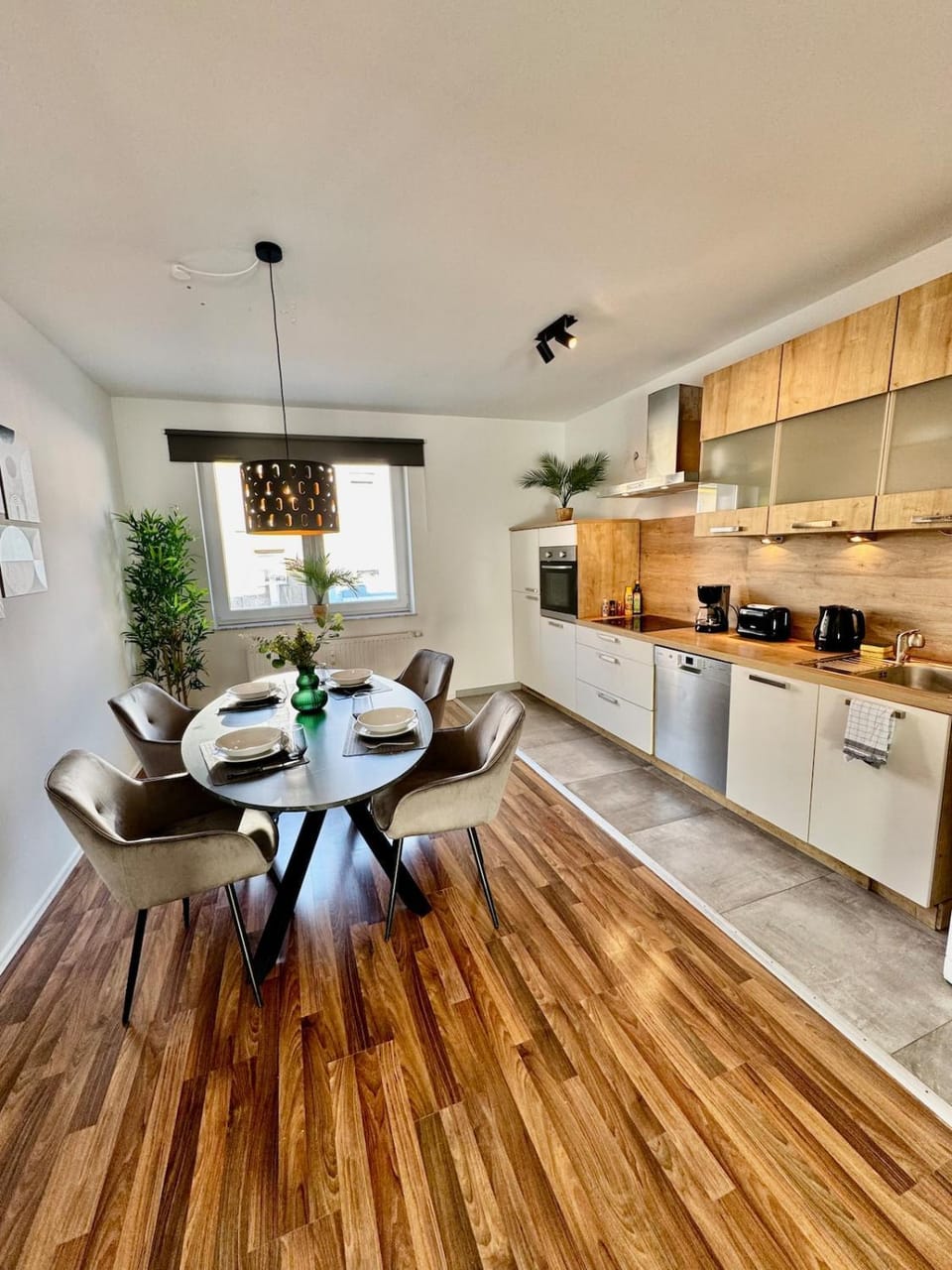 Kitchen or kitchenette, Dining area, pet friendly, stove