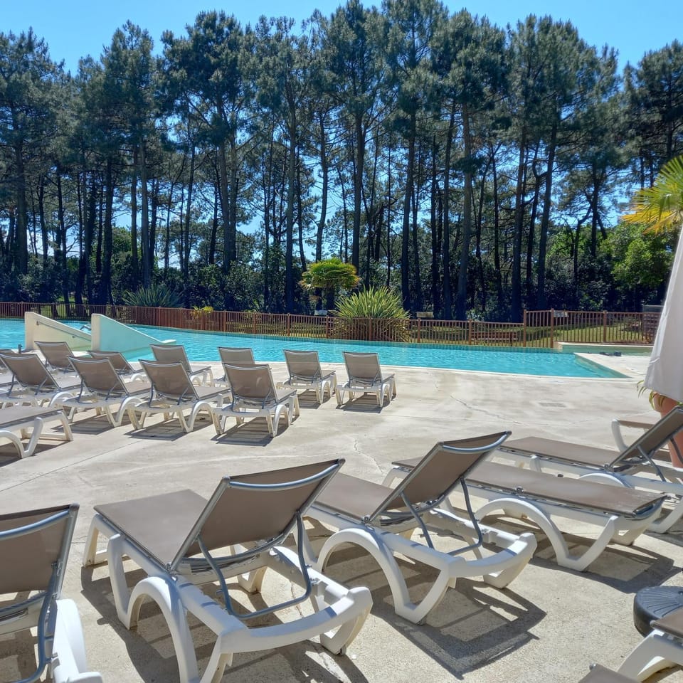 T2 32m2 terrasse 8m2 PISCINE LACANAU OCEAN LAC GOLF MULTISPORT Apartment in Lacanau