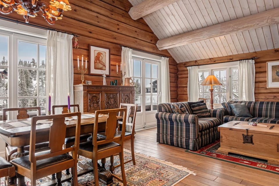 Living room, Seating area, Dining area