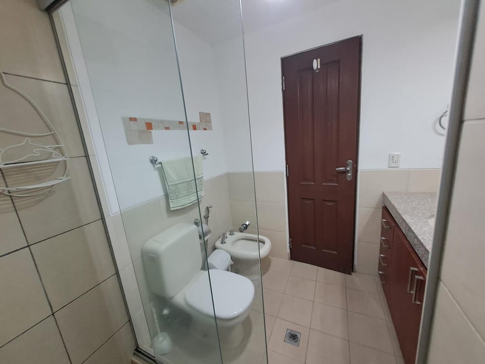 Shower, Bathroom, towels