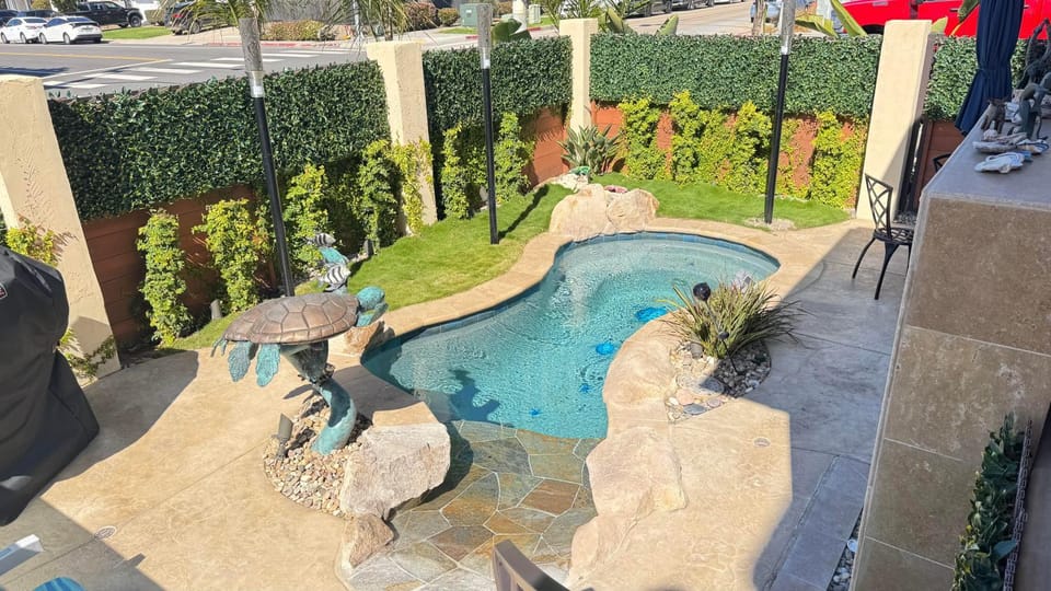 Sail Bay Luxury Retreat With Private Spa and Rooftop Bay View House in Mission Bay