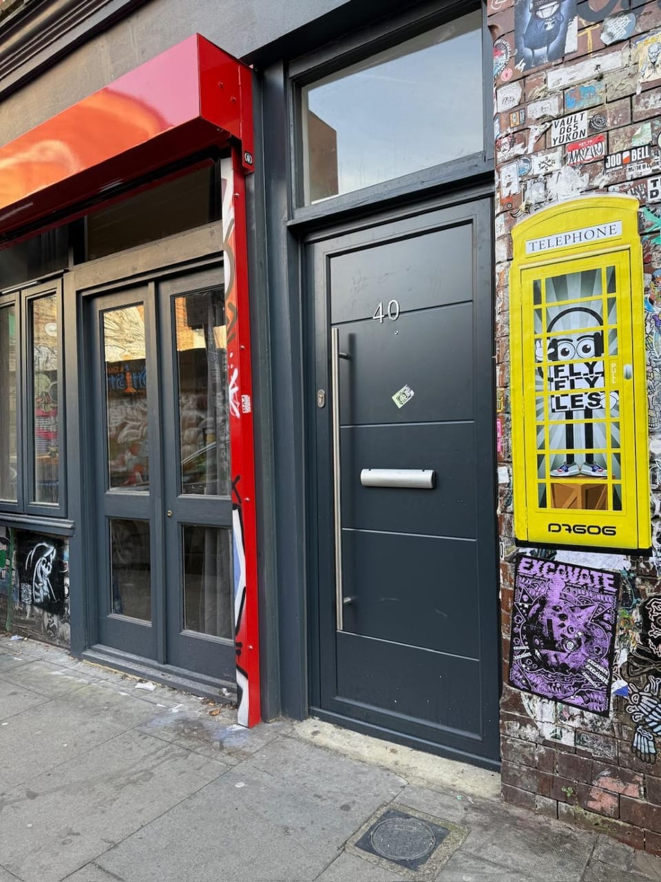 Property building, Facade/entrance, Day