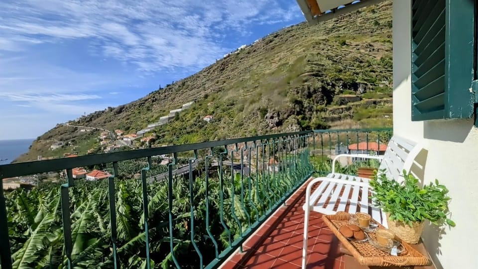 Banana Lovers - Farm View Apartment in Madeira District
