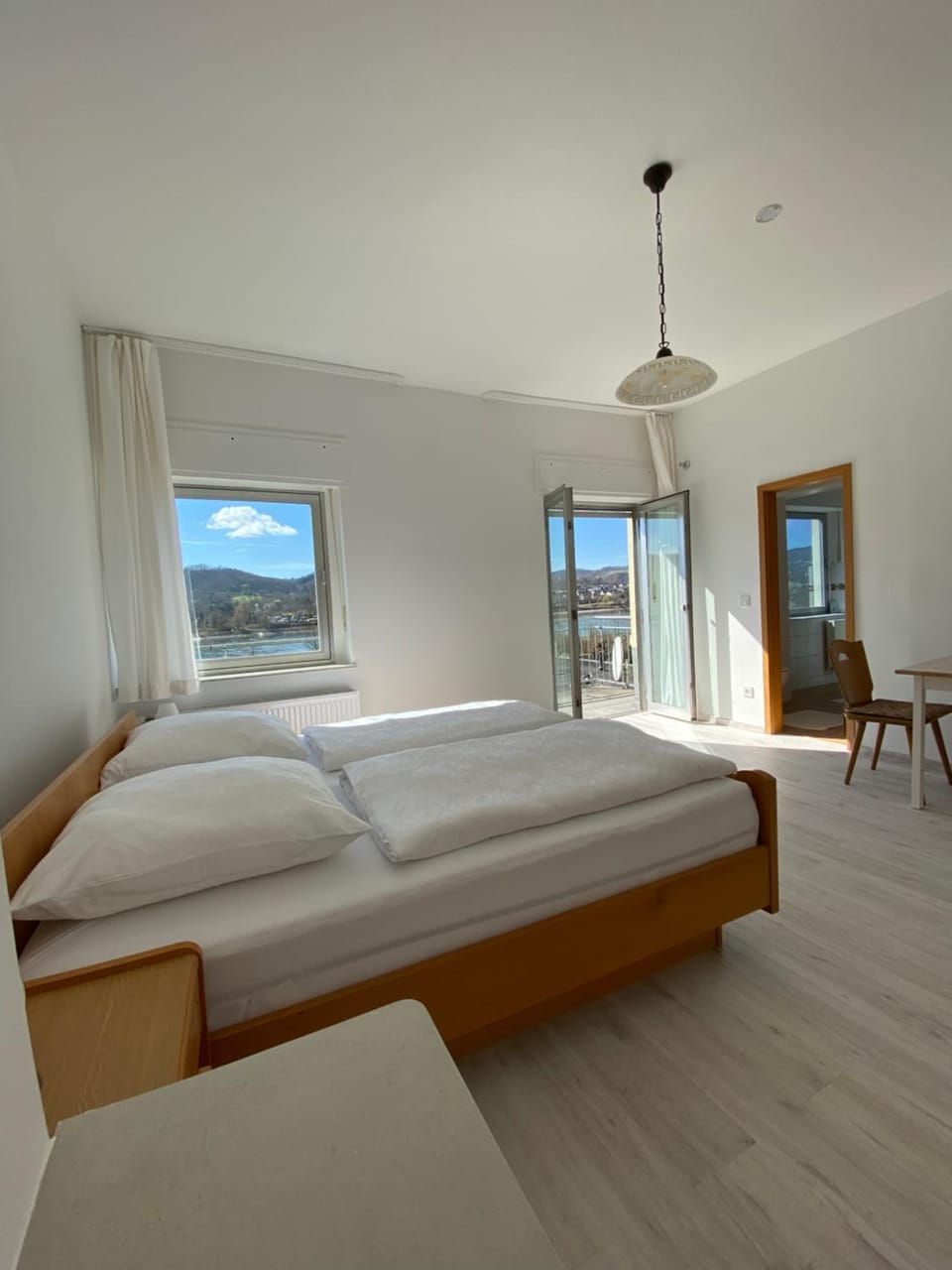 Hotel Rheinblick Bed and Breakfast in Rhineland-Palatinate