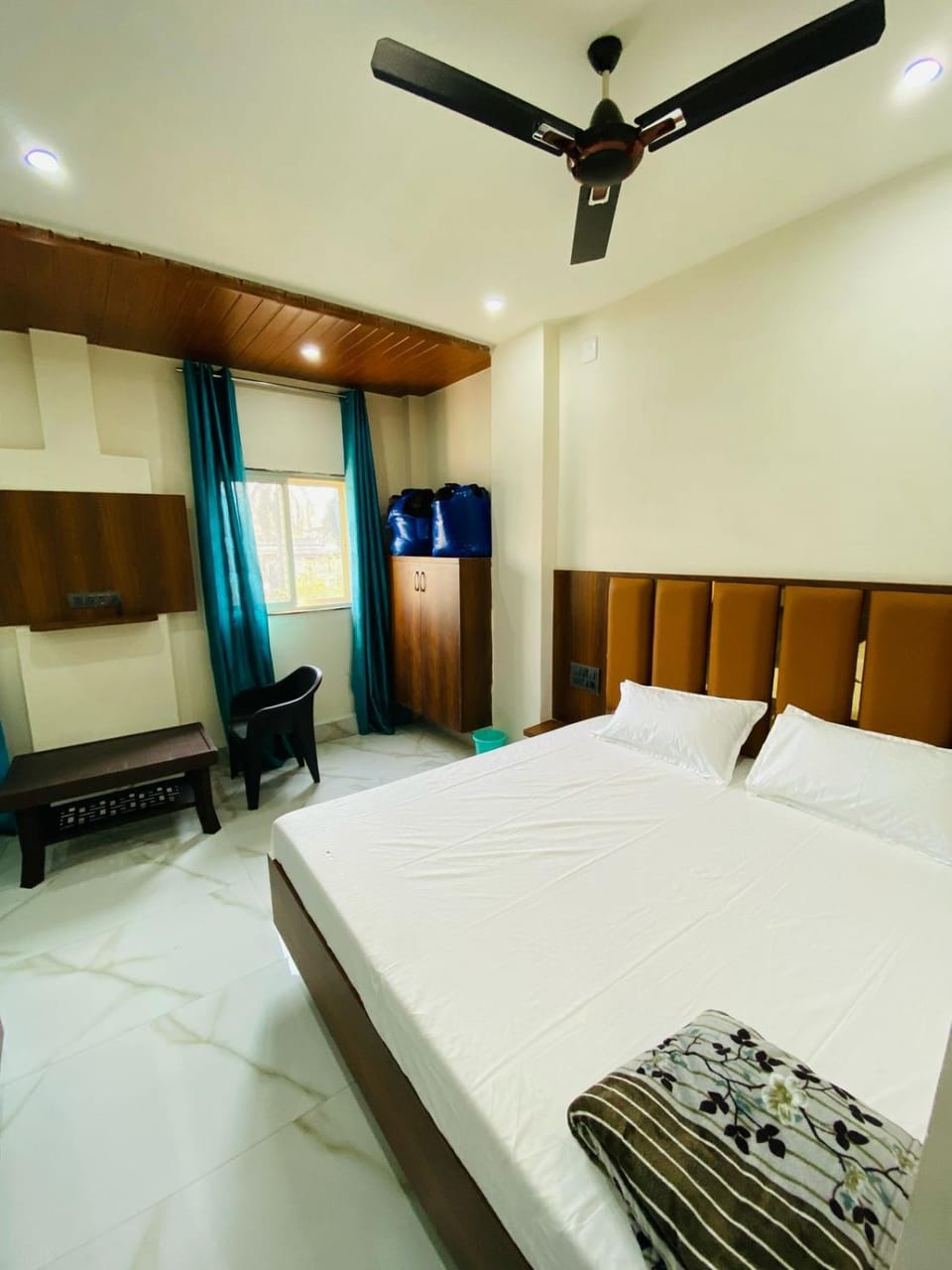 Bed, Photo of the whole room