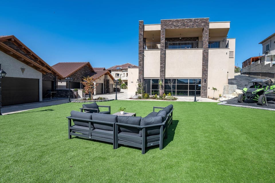 Property building, Garden, Garden view