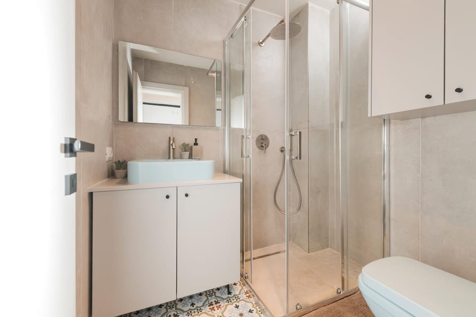 Shower, Toilet, Bathroom
