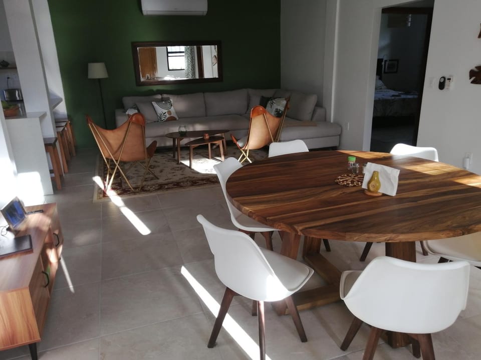 Living room, Dining area