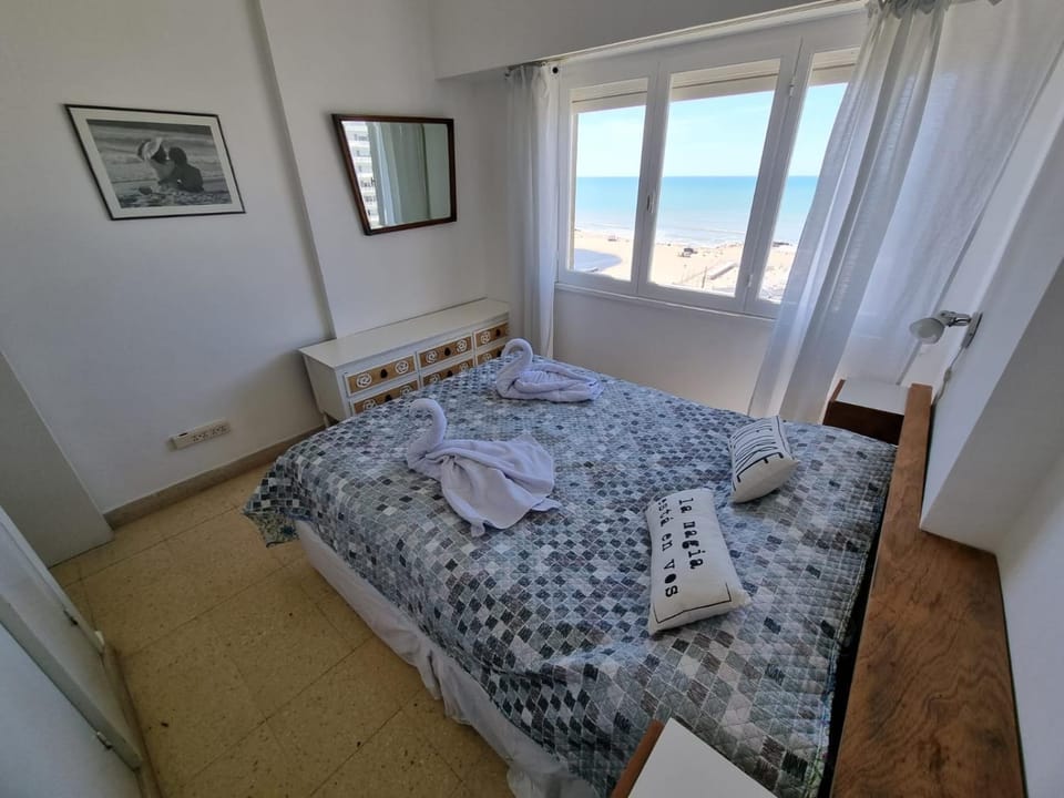 Bed, Photo of the whole room, Bedroom, Sea view, towels
